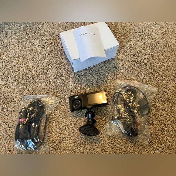 Dual Camera Dashcam - Picture 2 of 3